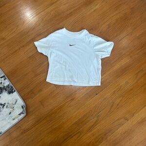 Nike White Short Sleeve Tee